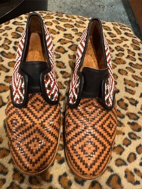 Preowned Chie Mihara Multicolored Woven Leather Loafers in EU Size 39